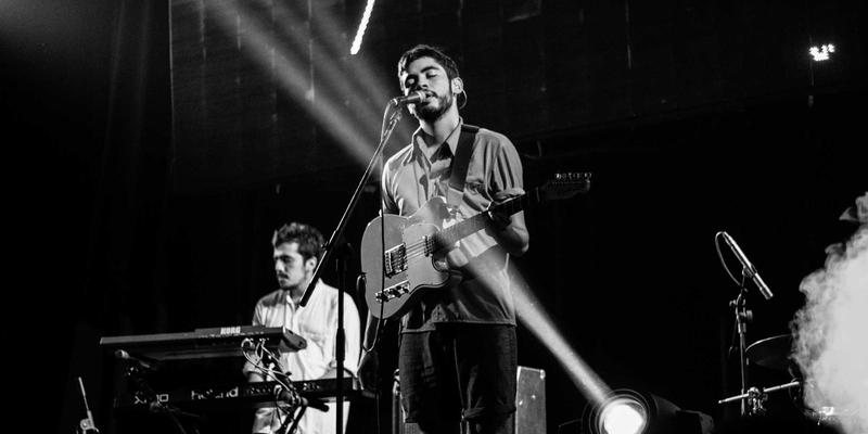 小小图机械：激光切割设备焦点位置自适应控制与工艺参数优化数据库构建的工业解决方案